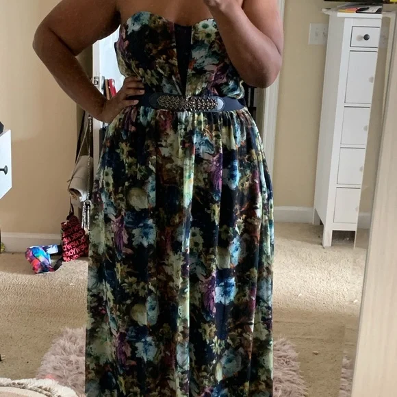 Little Mistress Curve Garden Variety Maxi Dress - Picture 1 of 4